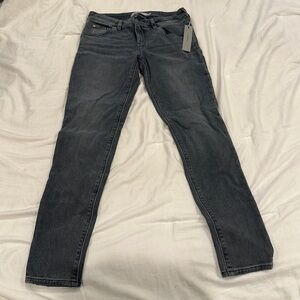 Hudson jeans. Brand new with tags. Mid-rise skinny. Size 29